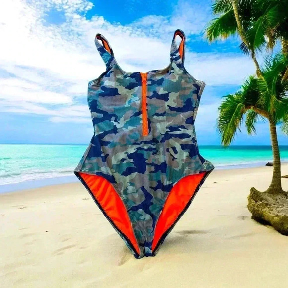 Camouflage Print One-Piece Swimsuit With Zip Detail, Medium ☀️ - Picture 1 of 8
